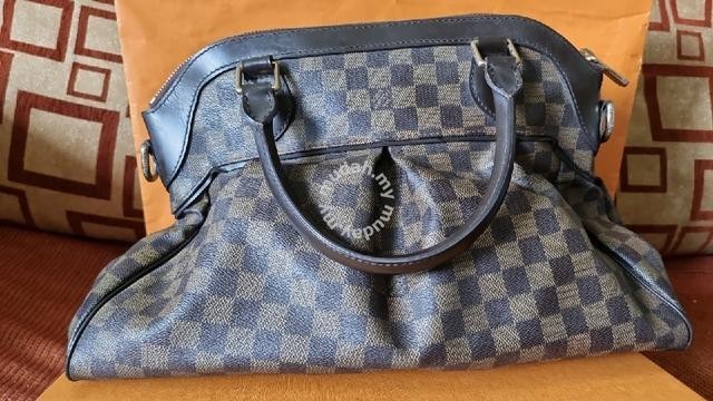 lv-trevi-leather-handbag-big-0